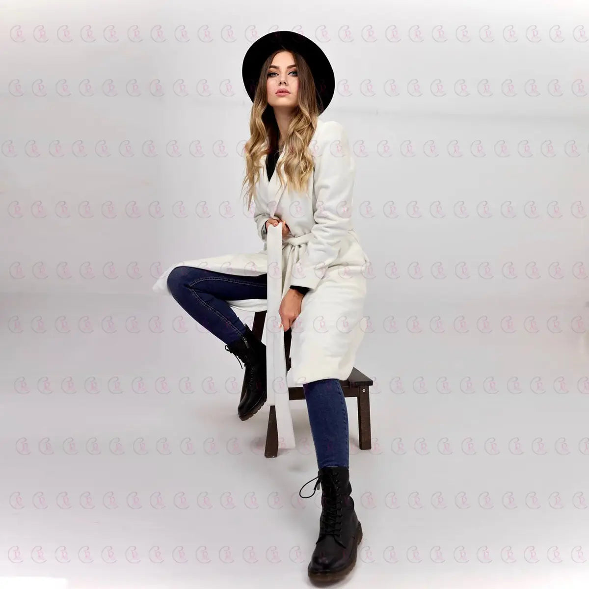 Simple White Coat with belt - EMY & ROSE Boutique 